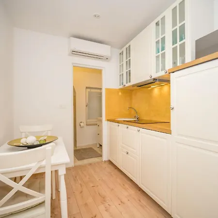 Rossella 4-2 Apartment *